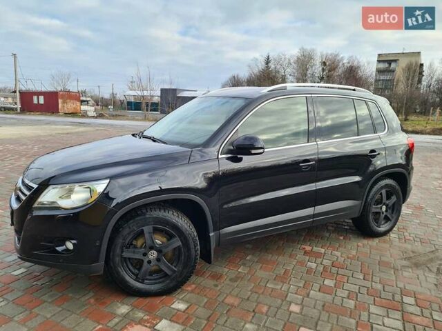 Черный Фольксваген Тигуан, объемом двигателя 2 л и пробегом 252 тыс. км за 14700 $, фото 1 на Automoto.ua