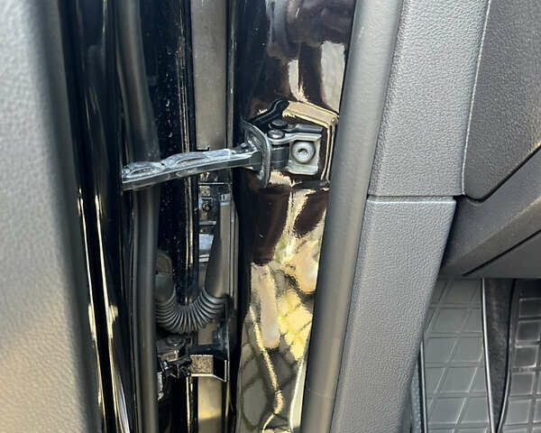 Чорний Фольксваген Тігуан, об'ємом двигуна 2 л та пробігом 170 тис. км за 13900 $, фото 21 на Automoto.ua