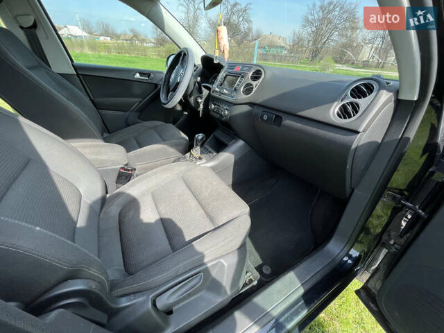 Чорний Фольксваген Тігуан, об'ємом двигуна 2 л та пробігом 260 тис. км за 13000 $, фото 7 на Automoto.ua