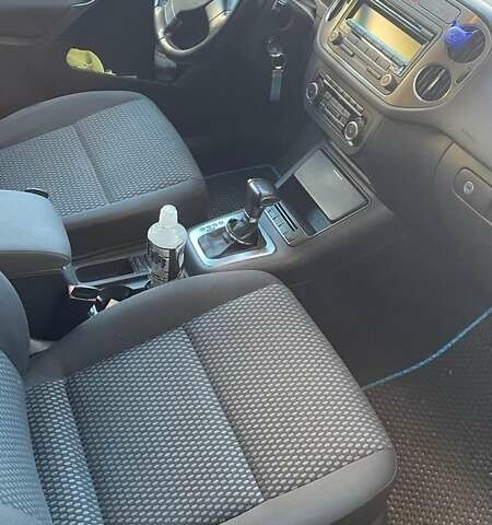 Черный Фольксваген Тигуан, объемом двигателя 2 л и пробегом 223 тыс. км за 10450 $, фото 9 на Automoto.ua