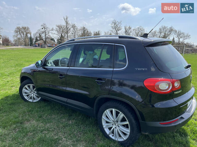 Чорний Фольксваген Тігуан, об'ємом двигуна 2 л та пробігом 260 тис. км за 13000 $, фото 3 на Automoto.ua