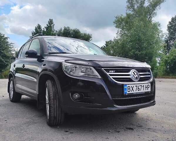 Черный Фольксваген Тигуан, объемом двигателя 2 л и пробегом 269 тыс. км за 12300 $, фото 11 на Automoto.ua