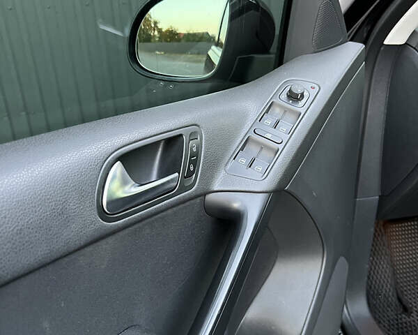 Черный Фольксваген Тигуан, объемом двигателя 1.97 л и пробегом 265 тыс. км за 12300 $, фото 19 на Automoto.ua