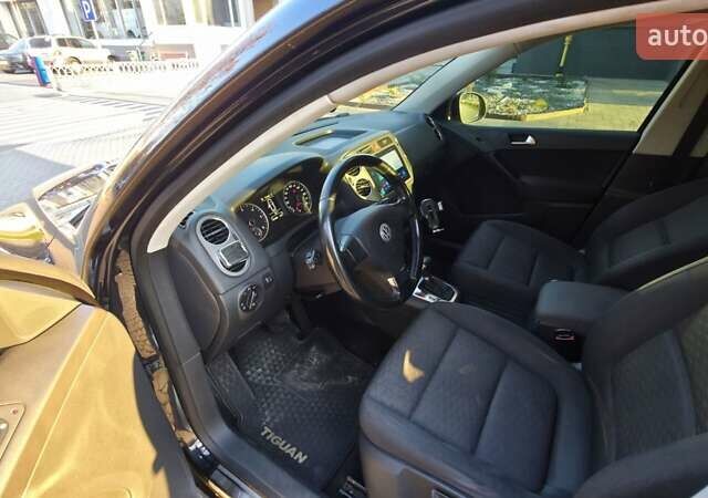 Чорний Фольксваген Тігуан, об'ємом двигуна 1.97 л та пробігом 148 тис. км за 13500 $, фото 12 на Automoto.ua