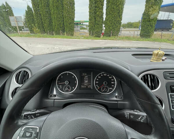 Черный Фольксваген Тигуан, объемом двигателя 1.97 л и пробегом 209 тыс. км за 12500 $, фото 16 на Automoto.ua