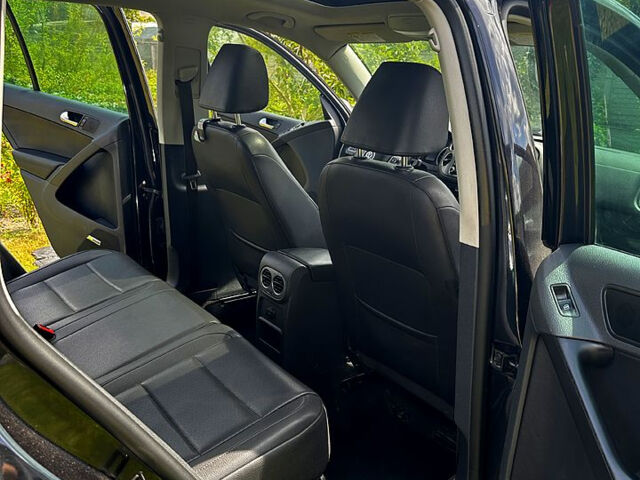 Чорний Фольксваген Тігуан, об'ємом двигуна 2 л та пробігом 309 тис. км за 8700 $, фото 4 на Automoto.ua