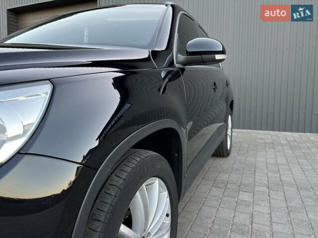 Черный Фольксваген Тигуан, объемом двигателя 1.97 л и пробегом 265 тыс. км за 12300 $, фото 5 на Automoto.ua