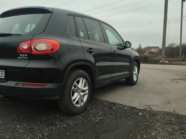 Черный Фольксваген Тигуан, объемом двигателя 2 л и пробегом 198 тыс. км за 9390 $, фото 5 на Automoto.ua