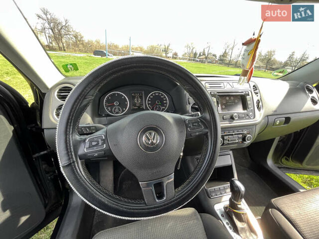 Чорний Фольксваген Тігуан, об'ємом двигуна 2 л та пробігом 260 тис. км за 13000 $, фото 15 на Automoto.ua