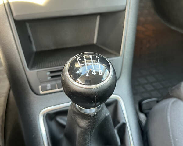 Чорний Фольксваген Тігуан, об'ємом двигуна 2 л та пробігом 170 тис. км за 13900 $, фото 20 на Automoto.ua