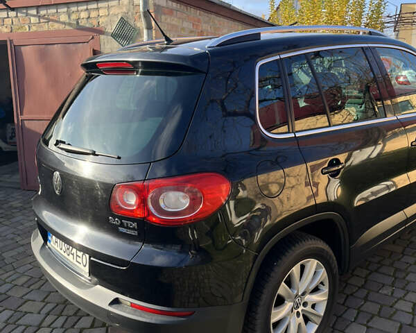 Чорний Фольксваген Тігуан, об'ємом двигуна 2 л та пробігом 170 тис. км за 13900 $, фото 6 на Automoto.ua