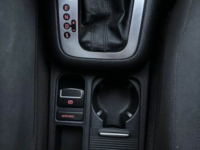 Чорний Фольксваген Тігуан, об'ємом двигуна 2 л та пробігом 250 тис. км за 8500 $, фото 3 на Automoto.ua