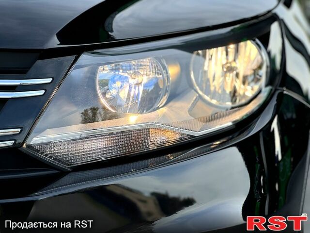 Черный Фольксваген Тигуан, объемом двигателя 2 л и пробегом 283 тыс. км за 9500 $, фото 2 на Automoto.ua