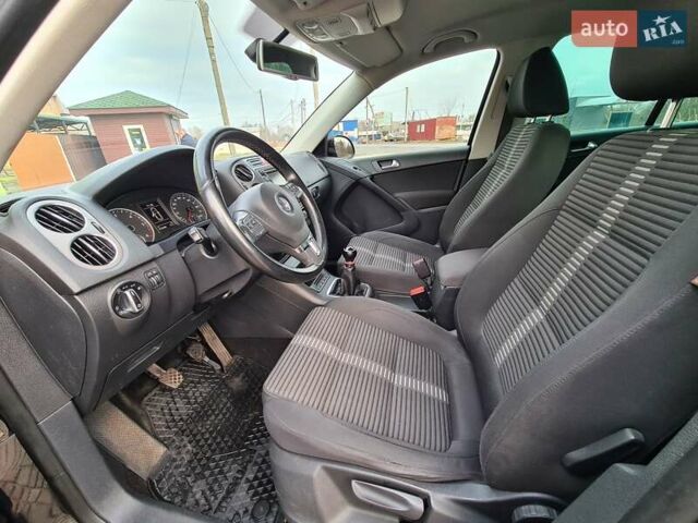 Черный Фольксваген Тигуан, объемом двигателя 2 л и пробегом 252 тыс. км за 14700 $, фото 5 на Automoto.ua