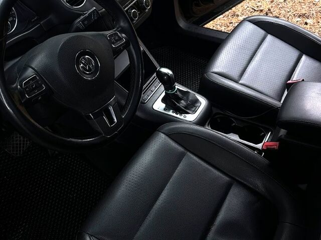 Черный Фольксваген Тигуан, объемом двигателя 2 л и пробегом 274 тыс. км за 10000 $, фото 10 на Automoto.ua