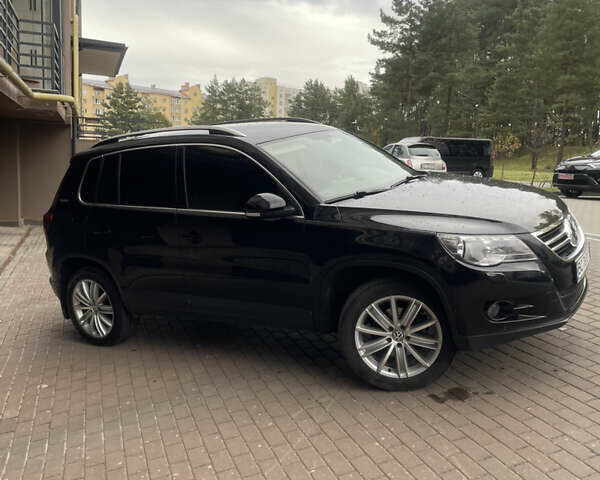 Черный Фольксваген Тигуан, объемом двигателя 2 л и пробегом 317 тыс. км за 10900 $, фото 4 на Automoto.ua