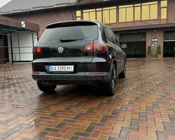 Чорний Фольксваген Тігуан, об'ємом двигуна 2 л та пробігом 285 тис. км за 13500 $, фото 5 на Automoto.ua