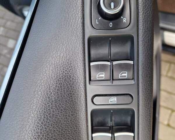 Черный Фольксваген Тигуан, объемом двигателя 2 л и пробегом 195 тыс. км за 13650 $, фото 16 на Automoto.ua