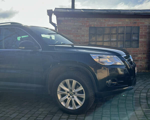 Чорний Фольксваген Тігуан, об'ємом двигуна 2 л та пробігом 170 тис. км за 13900 $, фото 8 на Automoto.ua