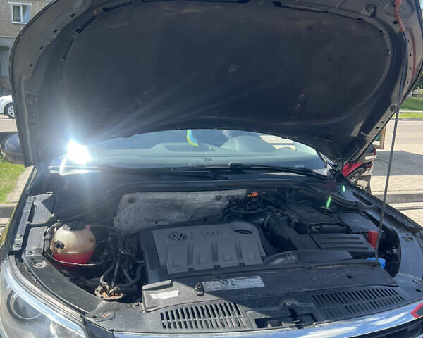 Чорний Фольксваген Тігуан, об'ємом двигуна 1.97 л та пробігом 386 тис. км за 10500 $, фото 13 на Automoto.ua