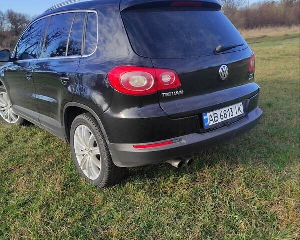 Чорний Фольксваген Тігуан, об'ємом двигуна 2 л та пробігом 285 тис. км за 9700 $, фото 2 на Automoto.ua