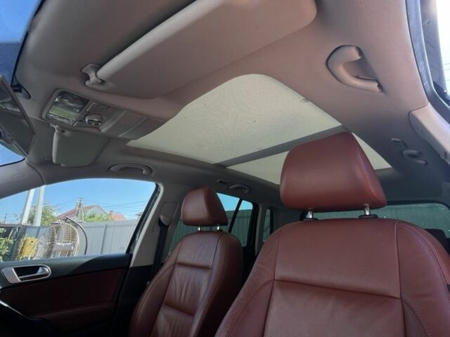 Чорний Фольксваген Тігуан, об'ємом двигуна 2 л та пробігом 230 тис. км за 13000 $, фото 18 на Automoto.ua