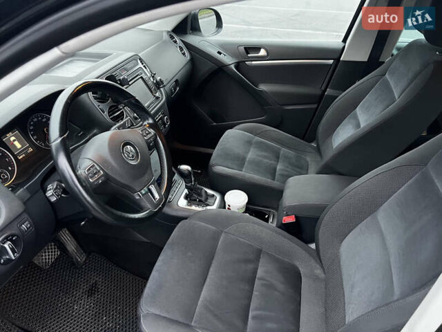 Черный Фольксваген Тигуан, объемом двигателя 1.98 л и пробегом 169 тыс. км за 12000 $, фото 10 на Automoto.ua