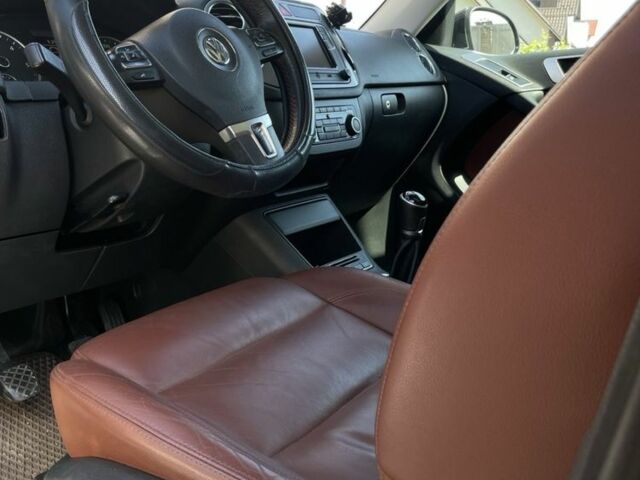 Чорний Фольксваген Тігуан, об'ємом двигуна 2 л та пробігом 230 тис. км за 13000 $, фото 14 на Automoto.ua