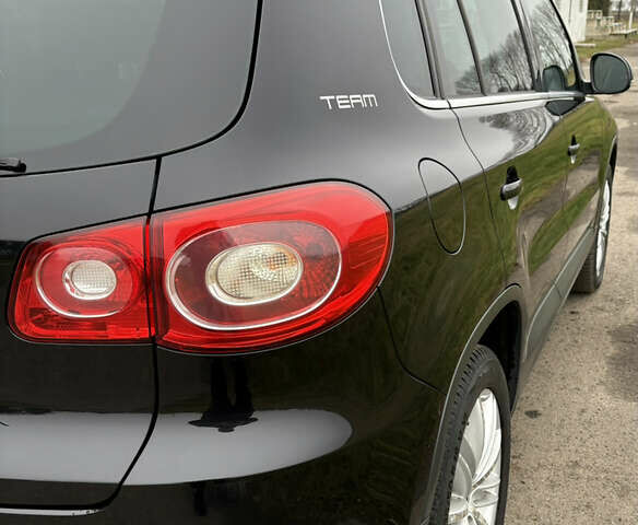 Черный Фольксваген Тигуан, объемом двигателя 1.39 л и пробегом 213 тыс. км за 9399 $, фото 17 на Automoto.ua