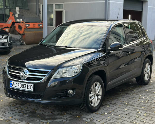 Черный Фольксваген Тигуан, объемом двигателя 1.98 л и пробегом 210 тыс. км за 12000 $, фото 3 на Automoto.ua