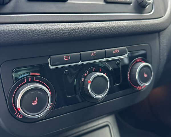 Черный Фольксваген Тигуан, объемом двигателя 1.98 л и пробегом 210 тыс. км за 12000 $, фото 21 на Automoto.ua