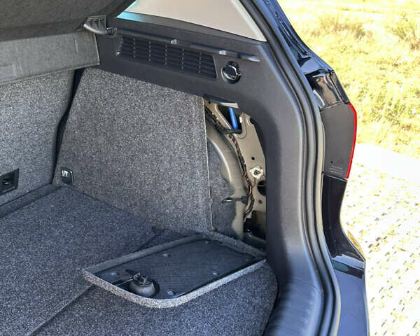 Черный Фольксваген Тигуан, объемом двигателя 1.98 л и пробегом 123 тыс. км за 14800 $, фото 64 на Automoto.ua