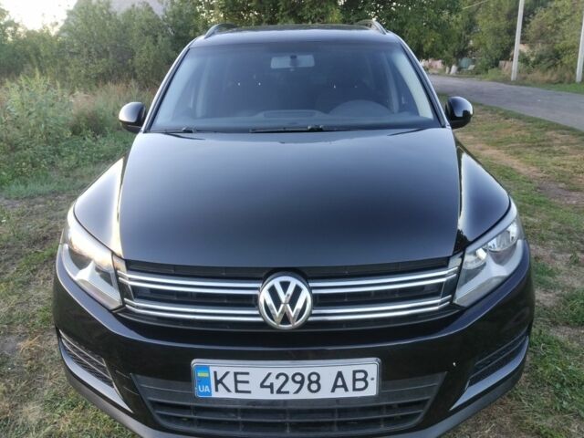 Чорний Фольксваген Тігуан, об'ємом двигуна 2 л та пробігом 370 тис. км за 8600 $, фото 5 на Automoto.ua