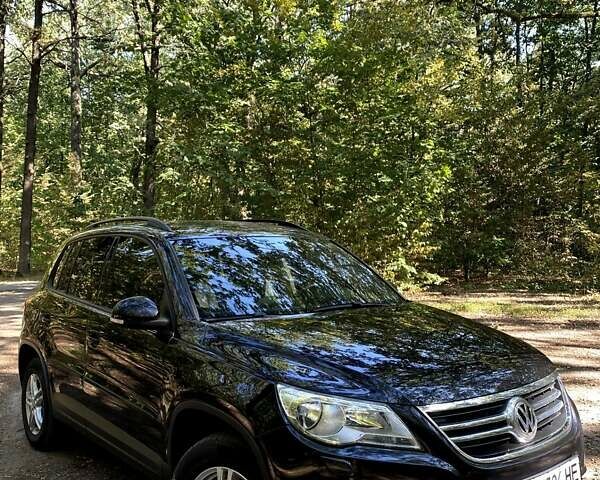 Черный Фольксваген Тигуан, объемом двигателя 2 л и пробегом 250 тыс. км за 12000 $, фото 10 на Automoto.ua
