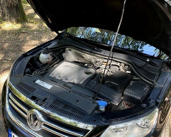 Черный Фольксваген Тигуан, объемом двигателя 2 л и пробегом 250 тыс. км за 12000 $, фото 6 на Automoto.ua