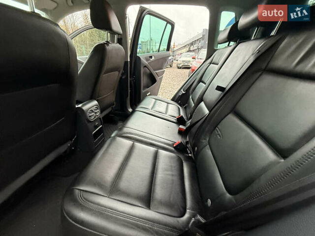 Чорний Фольксваген Тігуан, об'ємом двигуна 2 л та пробігом 238 тис. км за 10599 $, фото 36 на Automoto.ua