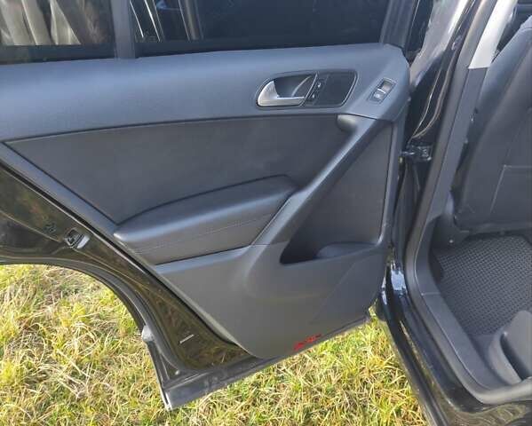 Чорний Фольксваген Тігуан, об'ємом двигуна 2 л та пробігом 285 тис. км за 9700 $, фото 11 на Automoto.ua