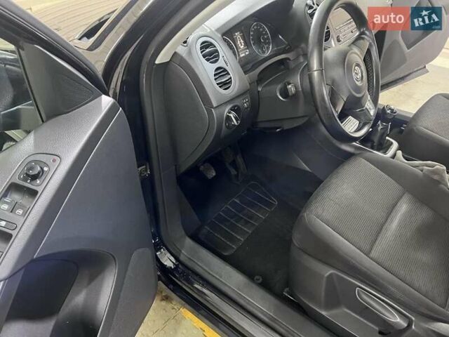 Черный Фольксваген Тигуан, объемом двигателя 1.97 л и пробегом 240 тыс. км за 12200 $, фото 7 на Automoto.ua