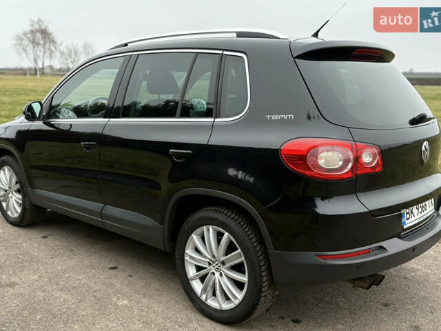 Черный Фольксваген Тигуан, объемом двигателя 1.39 л и пробегом 213 тыс. км за 9399 $, фото 4 на Automoto.ua