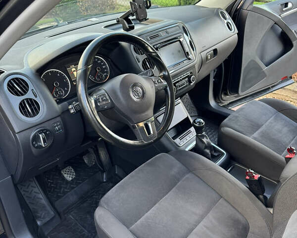 Черный Фольксваген Тигуан, объемом двигателя 1.97 л и пробегом 182 тыс. км за 14000 $, фото 9 на Automoto.ua