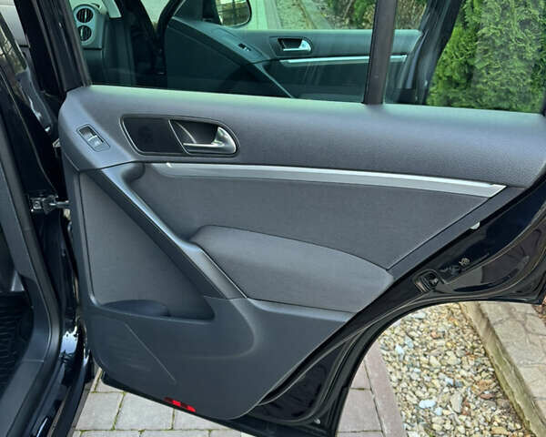 Черный Фольксваген Тигуан, объемом двигателя 1.97 л и пробегом 182 тыс. км за 14000 $, фото 16 на Automoto.ua