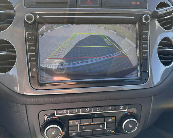 Черный Фольксваген Тигуан, объемом двигателя 1.98 л и пробегом 123 тыс. км за 14800 $, фото 44 на Automoto.ua