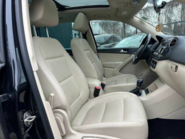 Черный Фольксваген Тигуан, объемом двигателя 2 л и пробегом 156 тыс. км за 12700 $, фото 4 на Automoto.ua