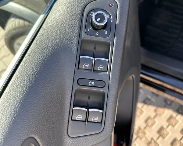 Черный Фольксваген Тигуан, объемом двигателя 1.98 л и пробегом 123 тыс. км за 14800 $, фото 34 на Automoto.ua