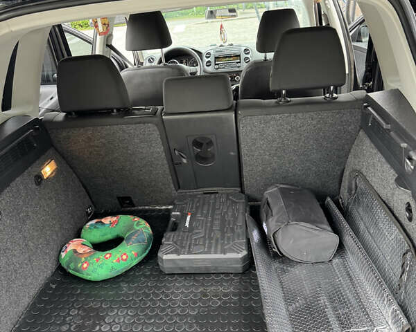 Черный Фольксваген Тигуан, объемом двигателя 1.98 л и пробегом 186 тыс. км за 11000 $, фото 23 на Automoto.ua