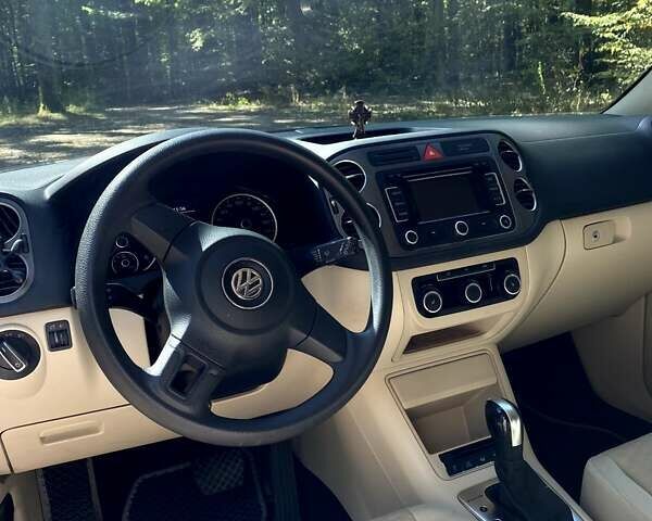 Черный Фольксваген Тигуан, объемом двигателя 2 л и пробегом 250 тыс. км за 12000 $, фото 11 на Automoto.ua