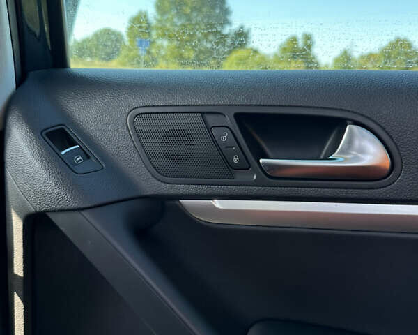 Черный Фольксваген Тигуан, объемом двигателя 1.98 л и пробегом 123 тыс. км за 14800 $, фото 29 на Automoto.ua