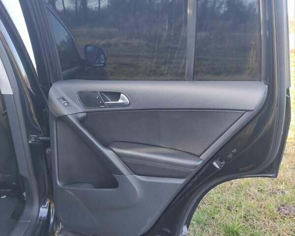 Чорний Фольксваген Тігуан, об'ємом двигуна 2 л та пробігом 285 тис. км за 9700 $, фото 16 на Automoto.ua