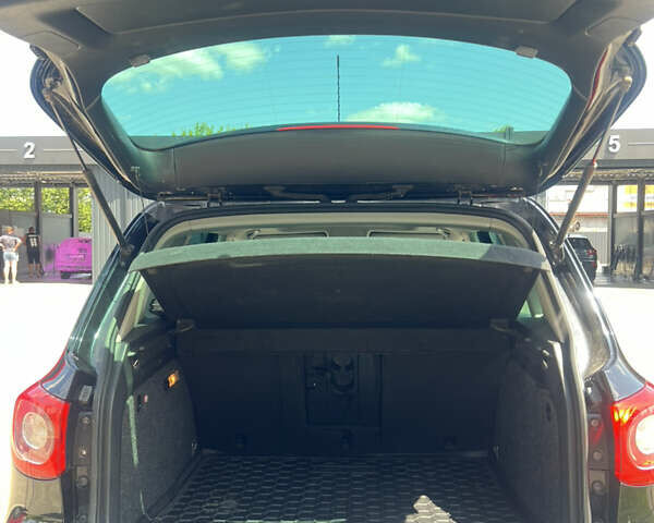 Чорний Фольксваген Тігуан, об'ємом двигуна 1.97 л та пробігом 386 тис. км за 10500 $, фото 11 на Automoto.ua