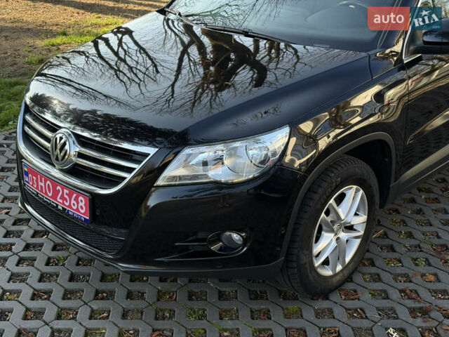 Чорний Фольксваген Тігуан, об'ємом двигуна 2 л та пробігом 257 тис. км за 12800 $, фото 11 на Automoto.ua